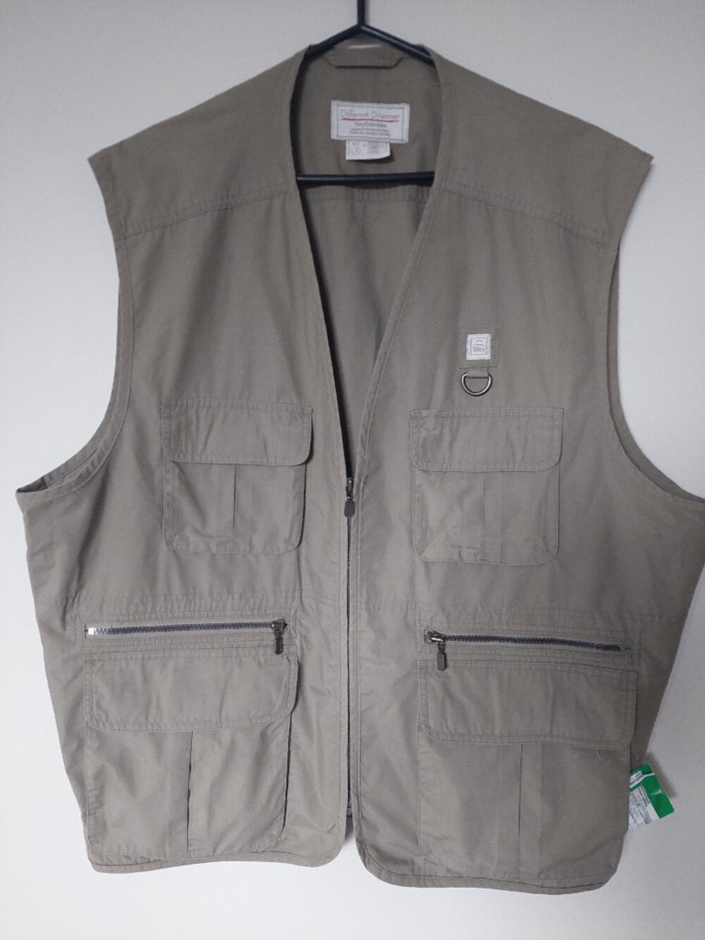 Tilley Endurables Different Drummer Travel Safari Utility Vest Men's XXL
